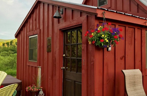 Mount Holly Cabin | Cozy Hideaway near Ludlow/Okemo. HOT TUB!