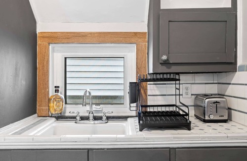 Bonnycastle Apartment | Cozy Historic Retreat | Heart of the Highlands!
