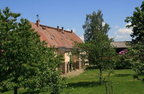 Zeschnig Apartment | Cozy holiday apartment on a former farm in a quiet, green location