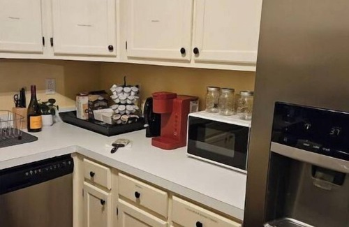 Earlewood House | Cozy Home by downtown Columbia. 4 miles from USC Campus, Fort Jackson, Stadium