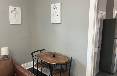 Chicago House | Cozy Home Full Private 2nd Floor Apartment with AC, WiFi in Chicago