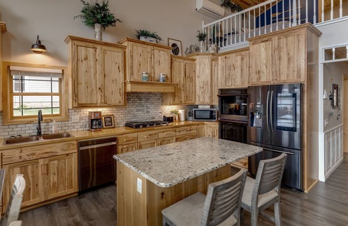 Brainerd House | Cozy Home, Hot Tub, Dock, Kayaks, Swimming, Fishing, Pub in Walking Distance