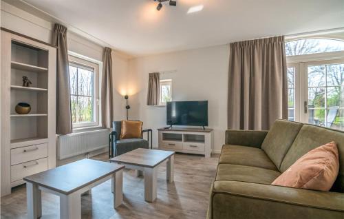Linde House | Cozy Home In Den Ham With Kitchen