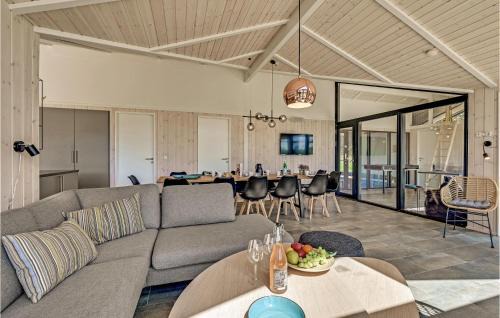 Krejbjerg House | Cozy Home In Ejstrupholm