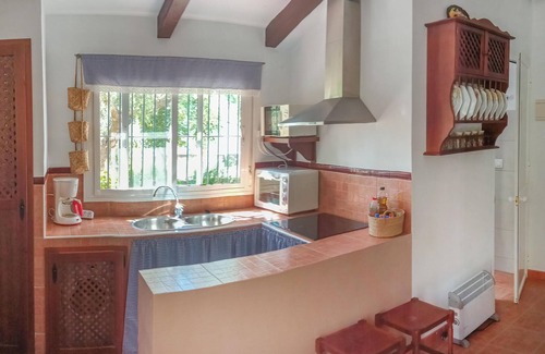 El Gastor House | Cozy home in El Gastor with kitchen
