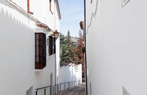 Grazalema House | Cozy home in Grazalema with WiFi