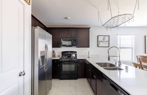 Haslet House | Cozy Home in Haslet