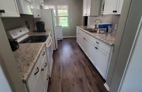 South Central Omaha House | Cozy home in historic Aksarben area. 10 minute drive to downtown.