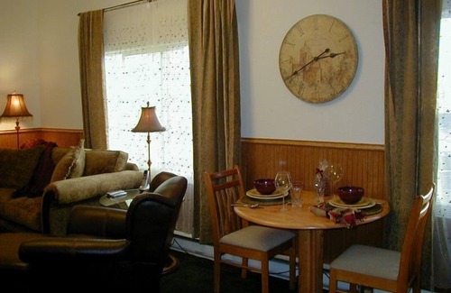 Downtown Bozeman Condo | Cozy home in historic Downtown Bozeman, amazing location - Fish Tales on Main Street!