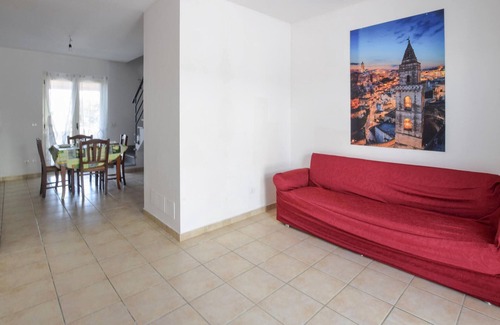 Isca Marina House | Cozy home in Isca Marina with WiFi