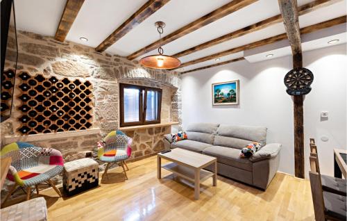 Kaprije House | Cozy Home In Kaprije With Kitchen