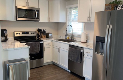 Ashwaubenon House | Cozy home in Lambeau's backyard!