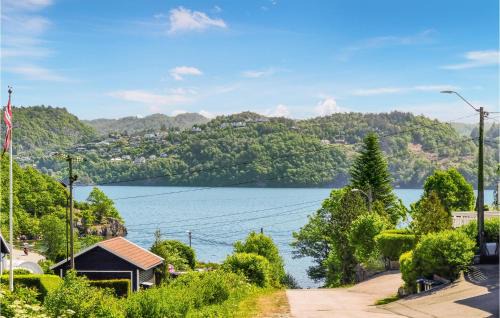 Lyngdal House | Cozy Home In Lyngdal With Kitchen