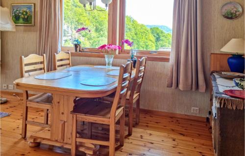Lyngdal House | Cozy Home In Lyngdal With Kitchen