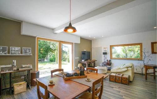 Marsaglia House | Cozy Home In Marsaglia With Kitchen