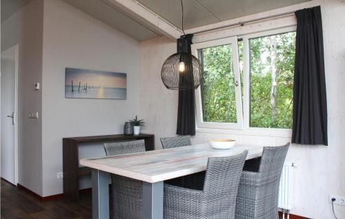 Sint-Annaland House | Cozy Home In Sint-Annaland With Wifi