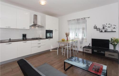 Mejasi House | Cozy Home In Split With Wifi