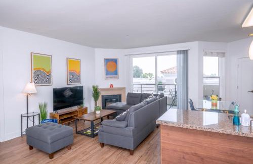 Marina del Rey Hotel | Cozy Home Management in MDR