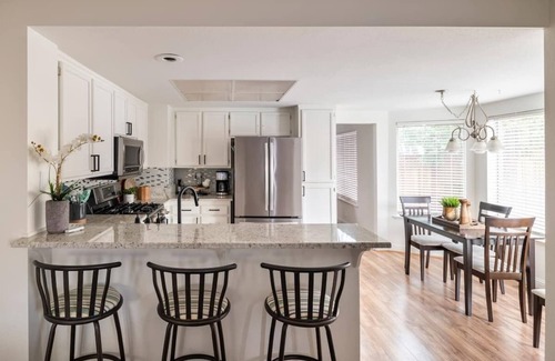 Windsor House | Cozy home minutes to wineries and Russian River