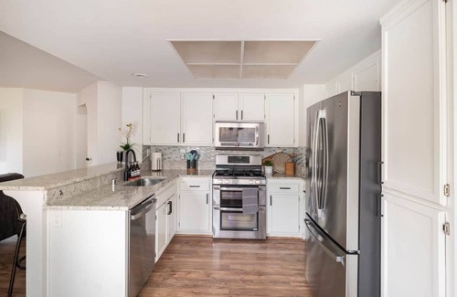Windsor House | Cozy home minutes to wineries and Russian River