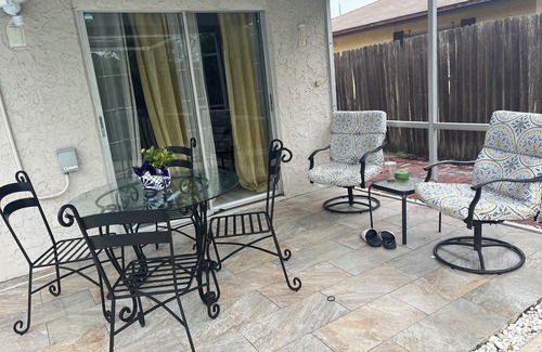 Tarpon Springs House | Cozy home near beautiful beaches with private pool.
