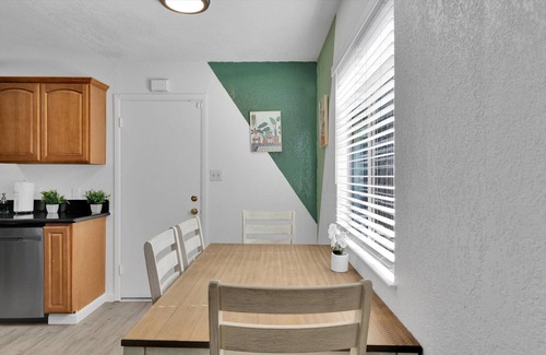 Stockton House | Cozy Home Near UOP w/ RV & Boat Parking