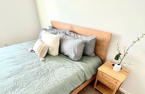 Bull Mountain House | Cozy Home on a Hill/ 25min from portland