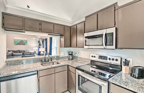 Heron Walk House | Cozy Home w/Yard ~ 12 Mi to Dtwn Nashville!