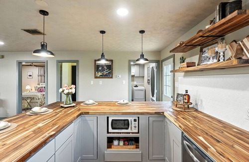 New Braunfels House | Cozy home with private W/D, deck - near Guadalupe and Comal Rivers