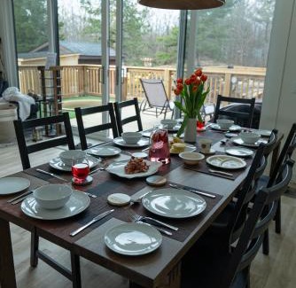 MacTier House | Cozy, Hot Tub, Sauna, Heated Floors, EV, Nespresso