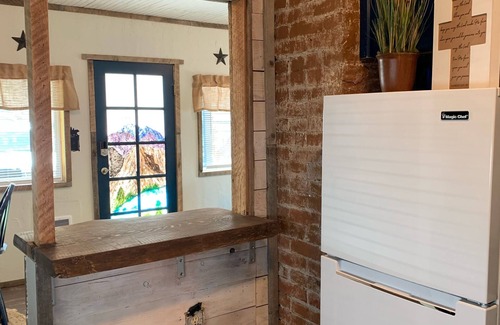 Riggins House | Cozy house downtown Riggins- walking distance to everything!