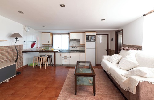 Nigran House | Cozy house for 3 w/ parking 5 min. from the beach