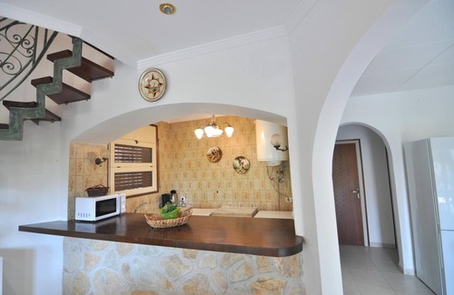 Empuriabrava Ski Chalet | Cozy House in Empuriabrava, Costa Brava! 4 Bedrooms, Near the Beach, Garden, Barbecue. Book now!