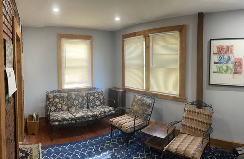 Edgewood House | Cozy house in the city!