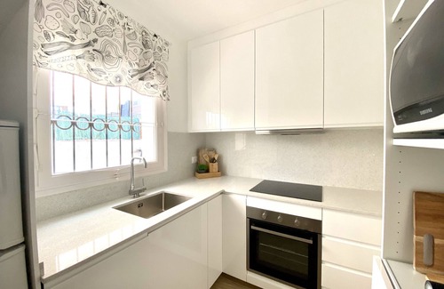 L'Escala House | Cozy house with garden, barbecue and near the beach