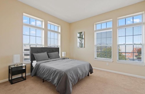 Downtown Indianapolis Apartment | Cozy Indy Get Away - Private Room - Shared