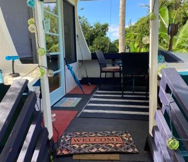 Honaunau-Napoopoo House | Cozy jungle boat hideaway with stunning ocean view