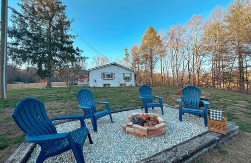 Bryson City Apartment | Cozy King Apt Suite w/Fire Pit & Mountain Views