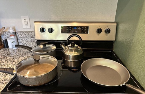 Chico House | Cozy King BnB near Bidwell Park