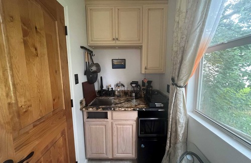 Freetown - Port Rico Apartment | Cozy Lafayette Tiny Home: Ideal for Couples & Solo Travelers