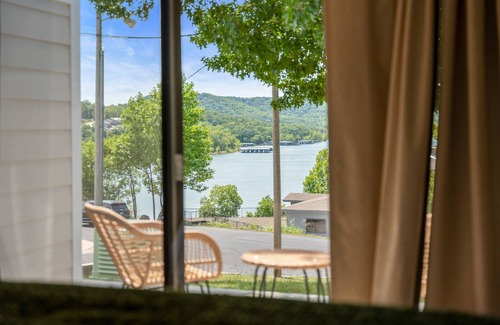 Kimberling City Condo | Cozy Lake Views in Kimberling City