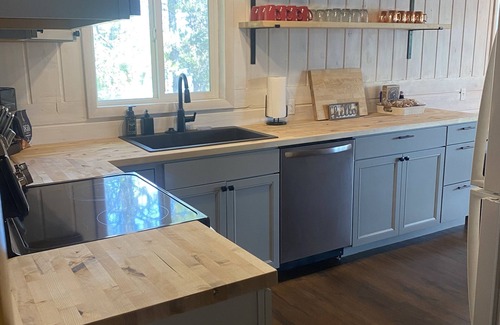 Island Park House | Cozy Lakefront Cabin