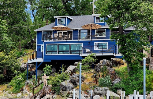 Bass Lake Cabin | Cozy Lakefront Cabin- Close to Yosemite & Pines Resort (New Winter Listing)