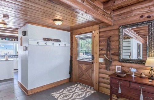 Chapin House | Cozy Lakefront Cabin w/ Gameroom + Hot Tub!