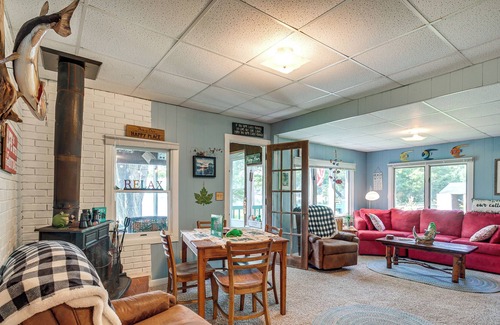 Rhinelander Cottage | Cozy Lakefront Cottage w/ Dock, Kayaks & Views!
