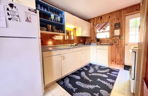 Readfield Cabin | Cozy Lakeside Cottage - Readfield, ME