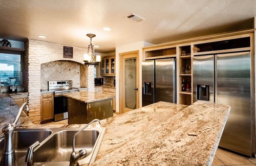 Lakeway House | Cozy Lakeway Paradise: Hot Tub, Fire Pit & Games