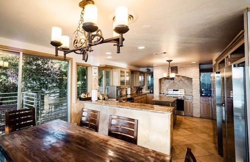 Lakeway House | Cozy Lakeway Paradise: Hot Tub, Fire Pit & Games
