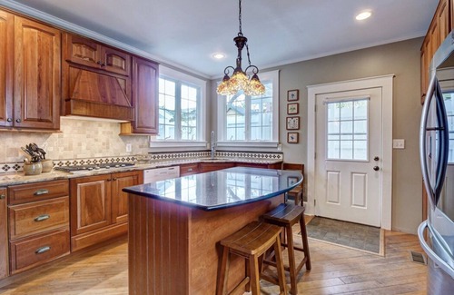 Wilmington House | Cozy, Light Filled Bungalow - Freshly Updated and Convenient