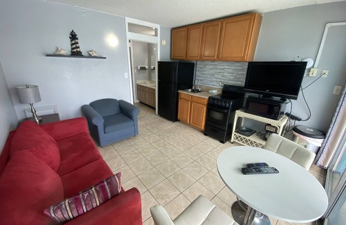 Myrtle Beach Condo | Cozy Little Condo Just A 2 Minute Walk From The Beach!